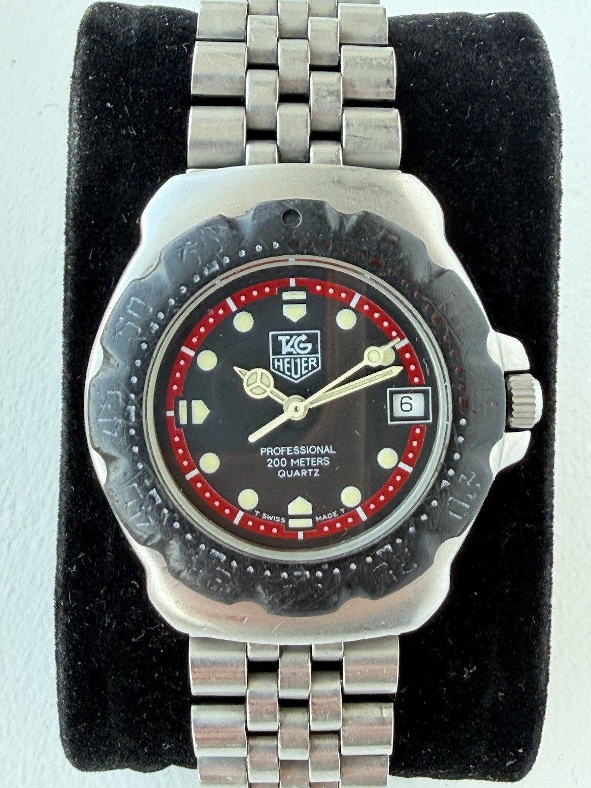 TAG Heuer F1 Professional Quartz 200m Diver Black/Red Dial