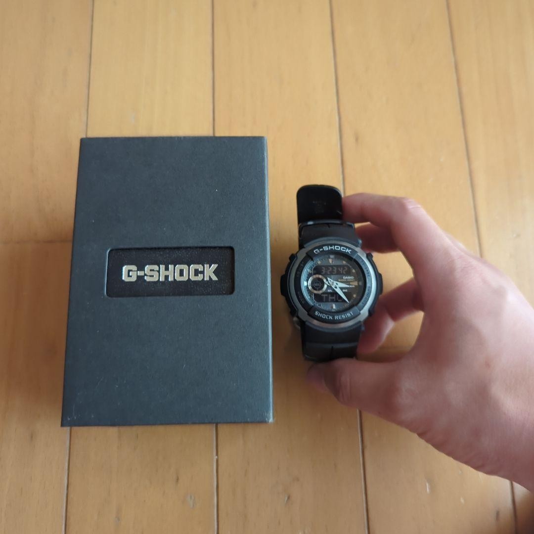 G-SHOCK CASIO 3750 G-300, used, with box, shows signs of wear.