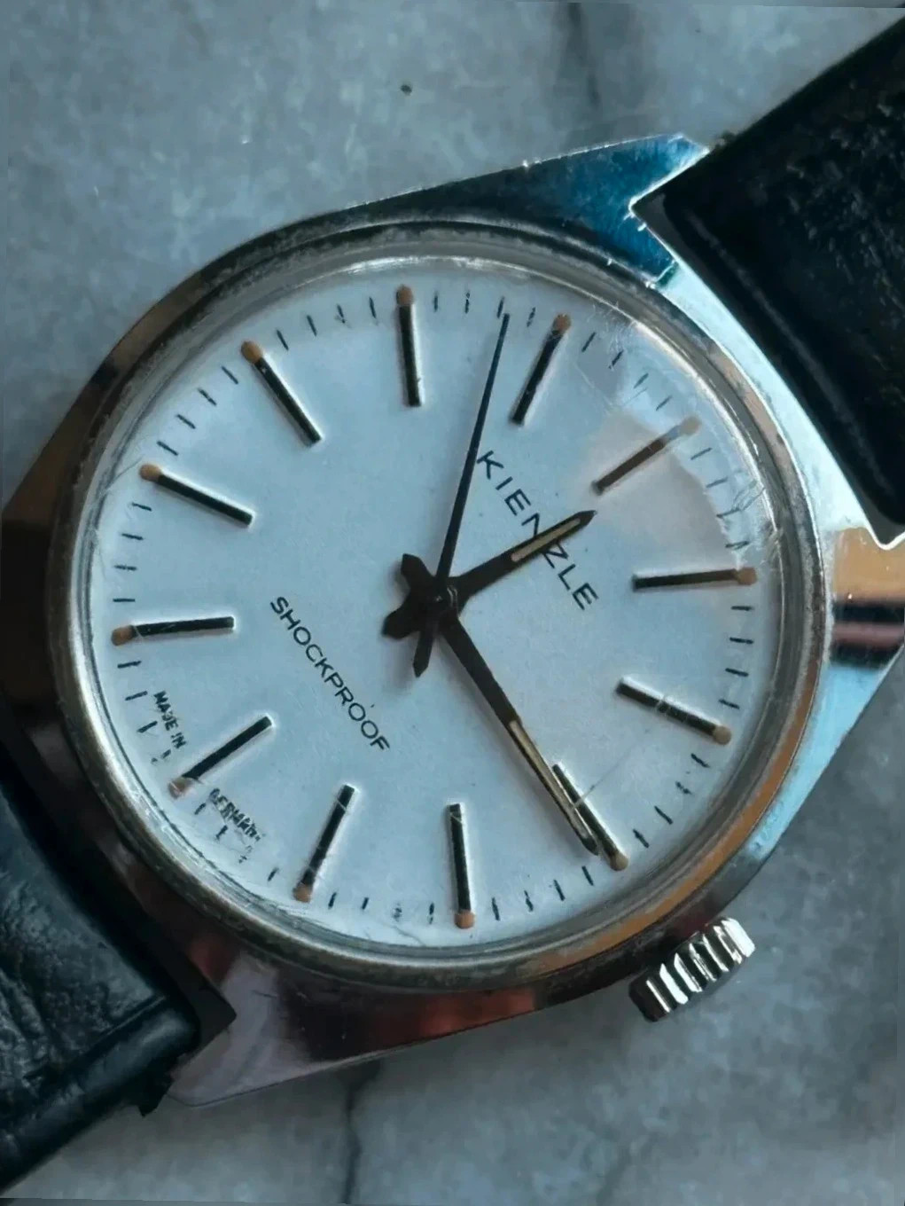 Montre vintage kienzle Shockproof – 31 mm