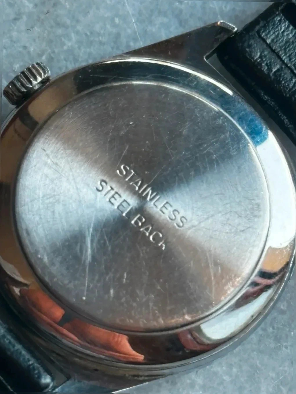 Montre vintage kienzle Shockproof – 31 mm