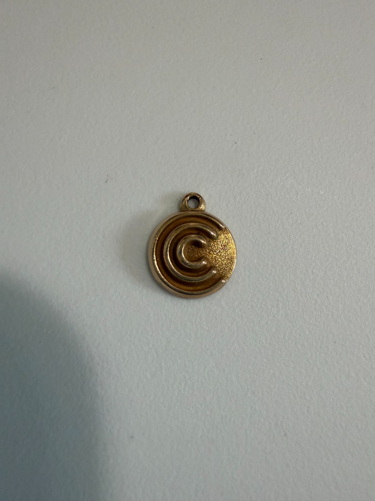 Vintage 10K Solid Gold Round Medallion Charm Concentric C Initial Disc 1.5g