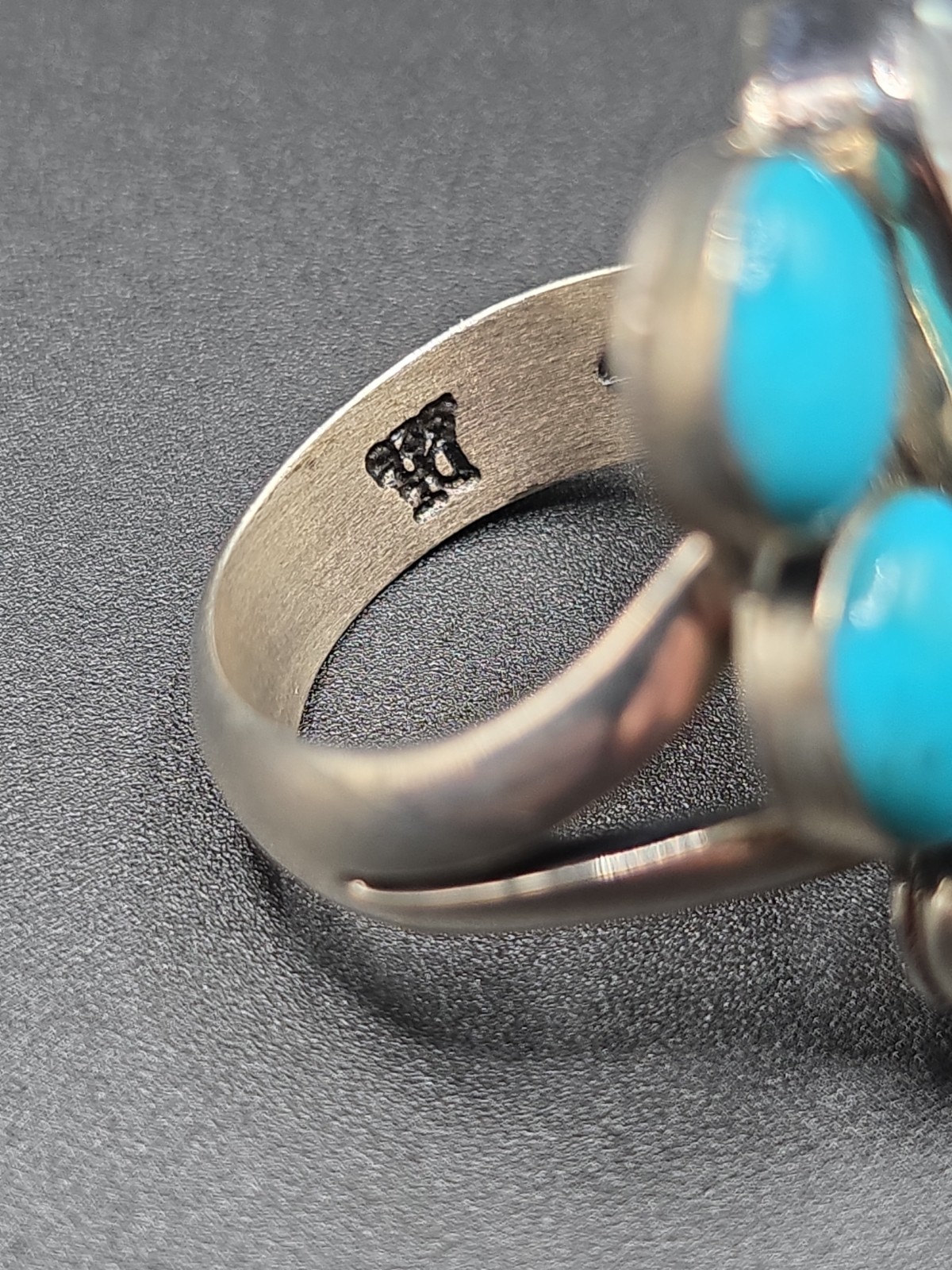 🔥VTG Native American Style Sterling Sliver Turquoise And Mother Of Pearl Ring