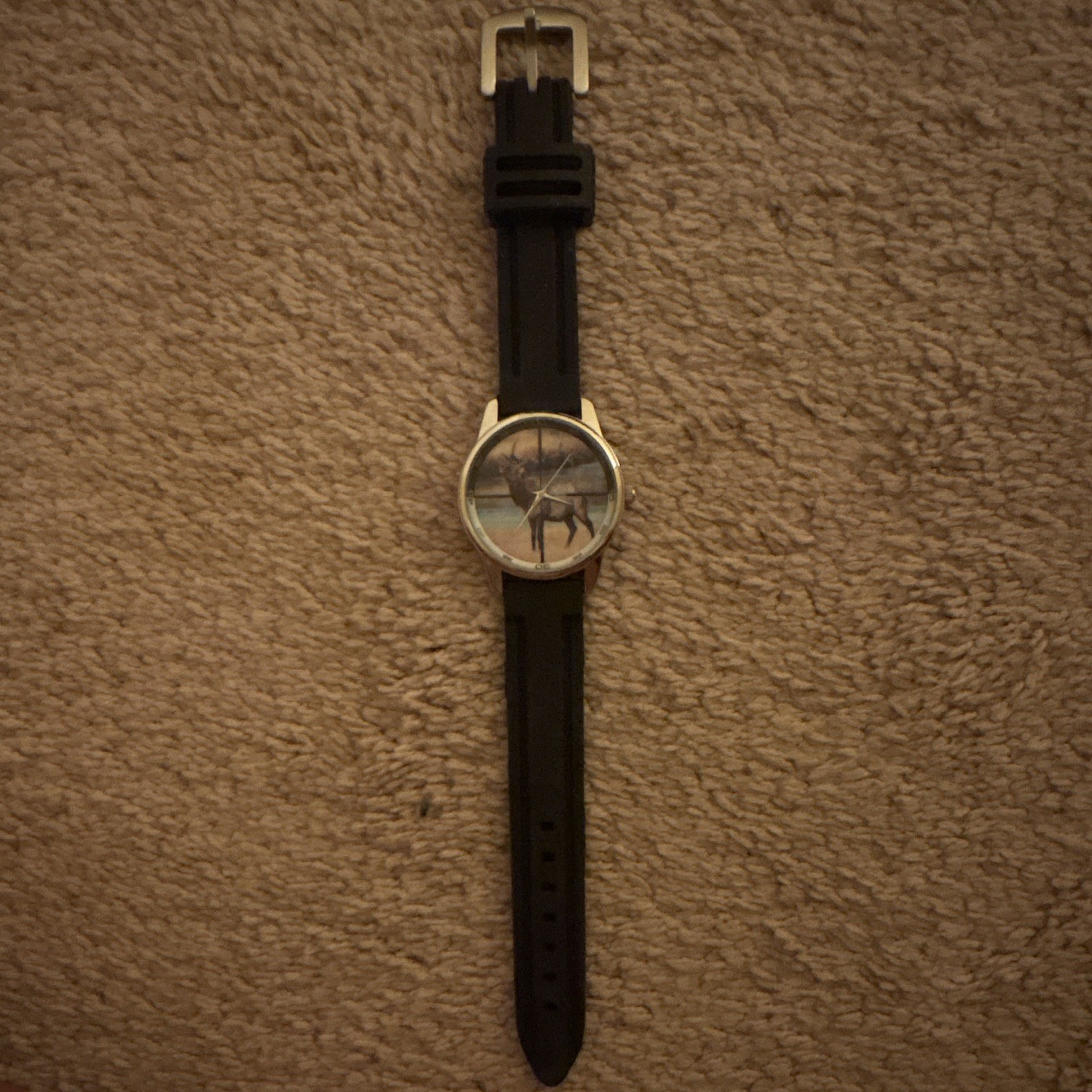 Quartz Analog Elk/Deer Dial Wristwatch 40mm Black SS Case Rubber Strap