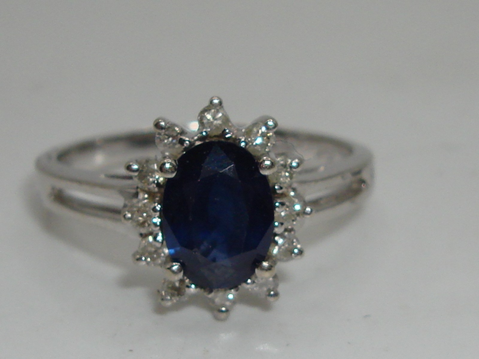 BEAUTIFUL 10K WHITE GOLD APPROX. 1.5+CTW SAPPHIRE & DIAMOND RING! SZ8