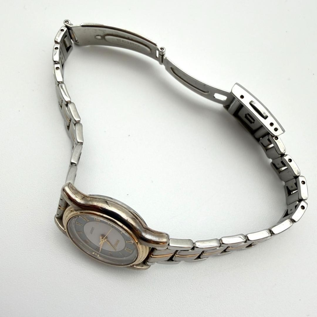 Excellent condition Seiko Lucent wristwatch, new battery, Roman numerals, gold,