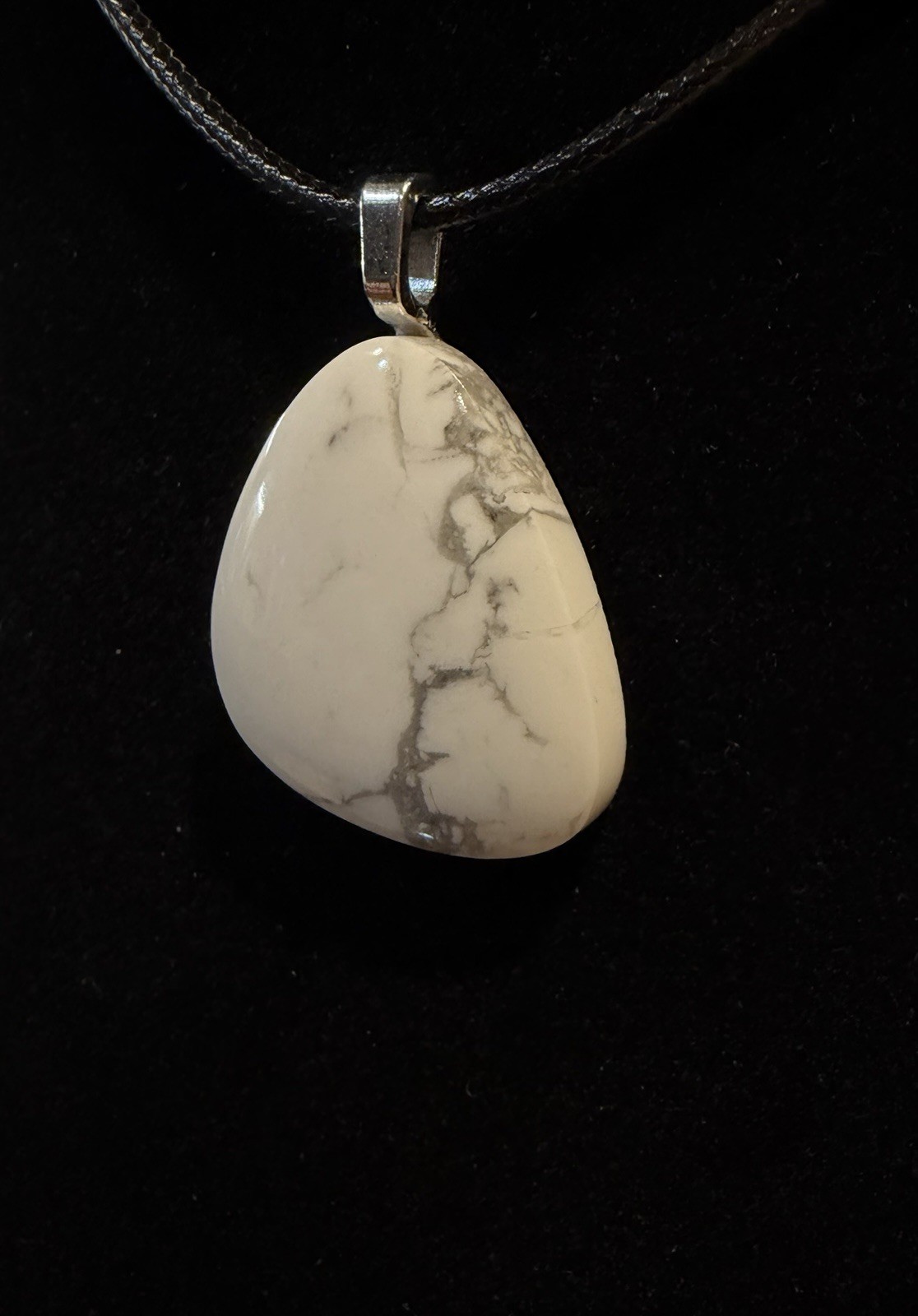 Stunning Artisan Crafted Howlite Pendant 24ct 25x21mm By artist Auburn Wessman