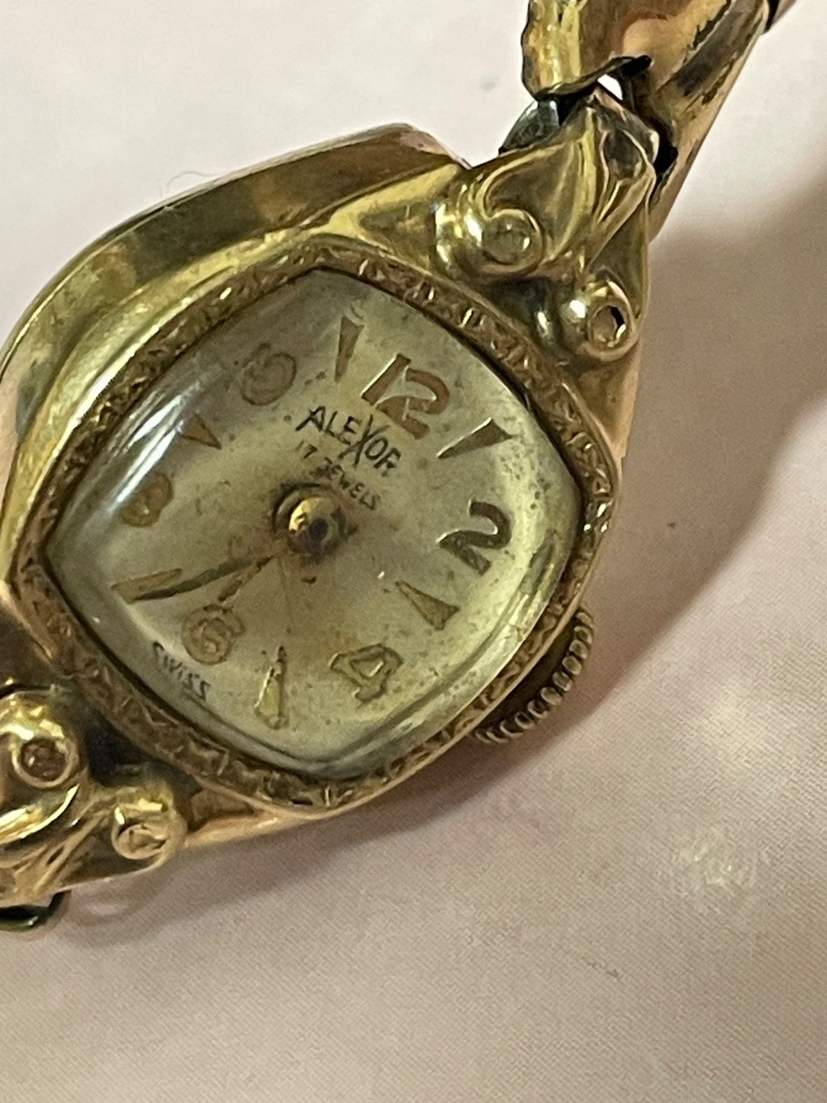 Alexora 17 Jewels 14K Gold Watch
