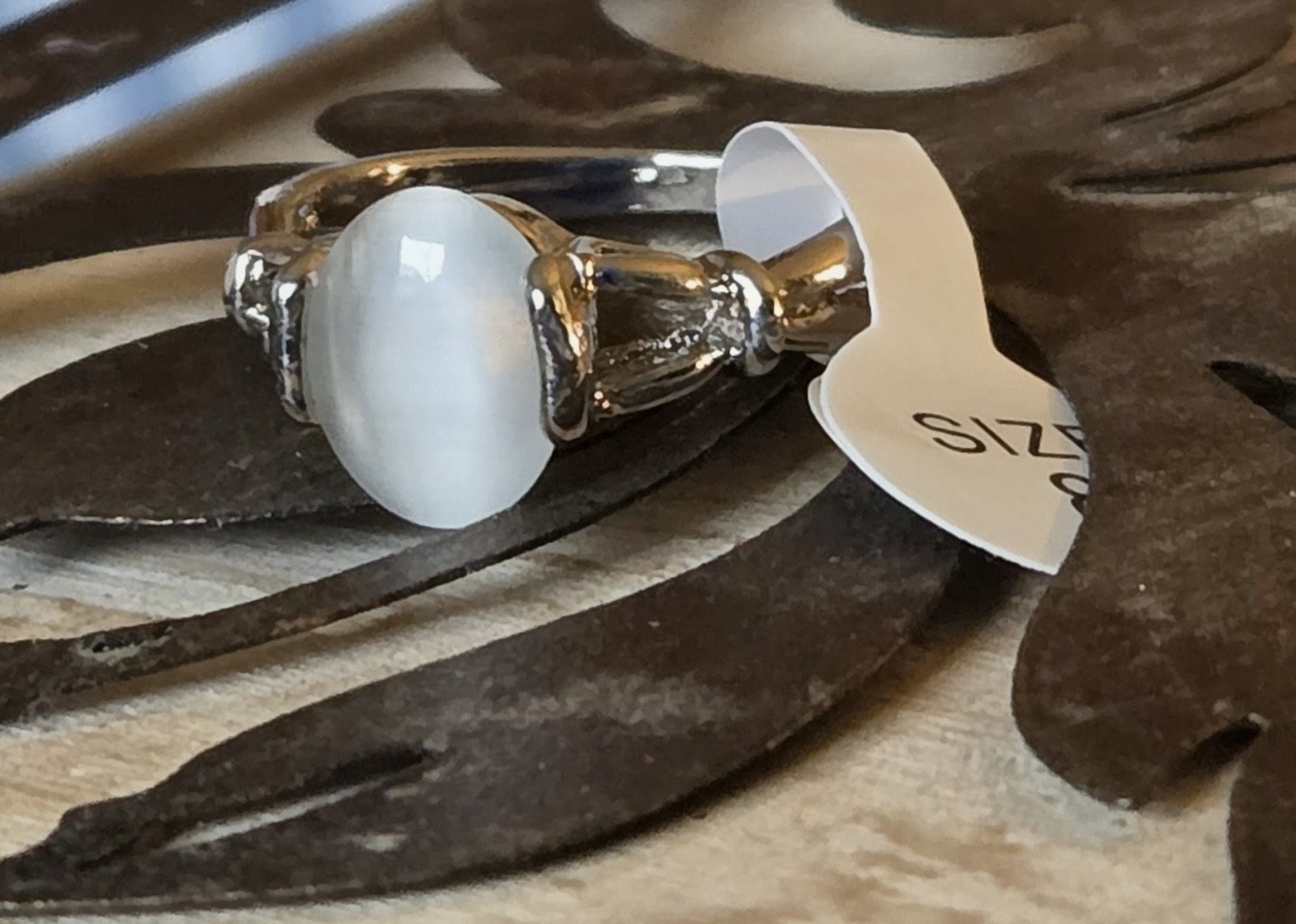 925 Sterling Silver White Cat’s Eye Ring Size 7 Oval Prong Set