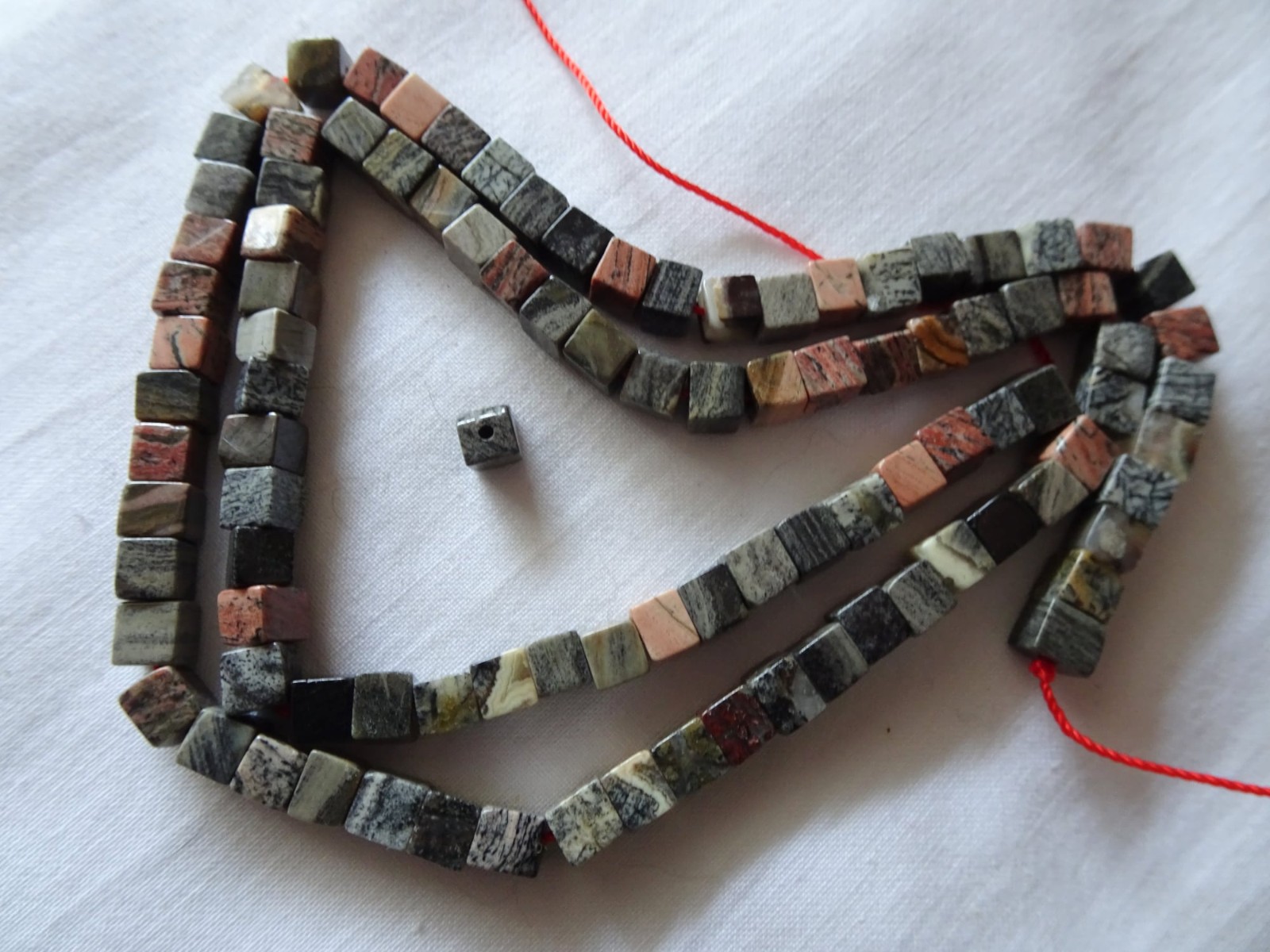 25 1/2″ Str Natural Picasso Jasper Square Stone Beads 3-3.5mm L&W A587 DNG