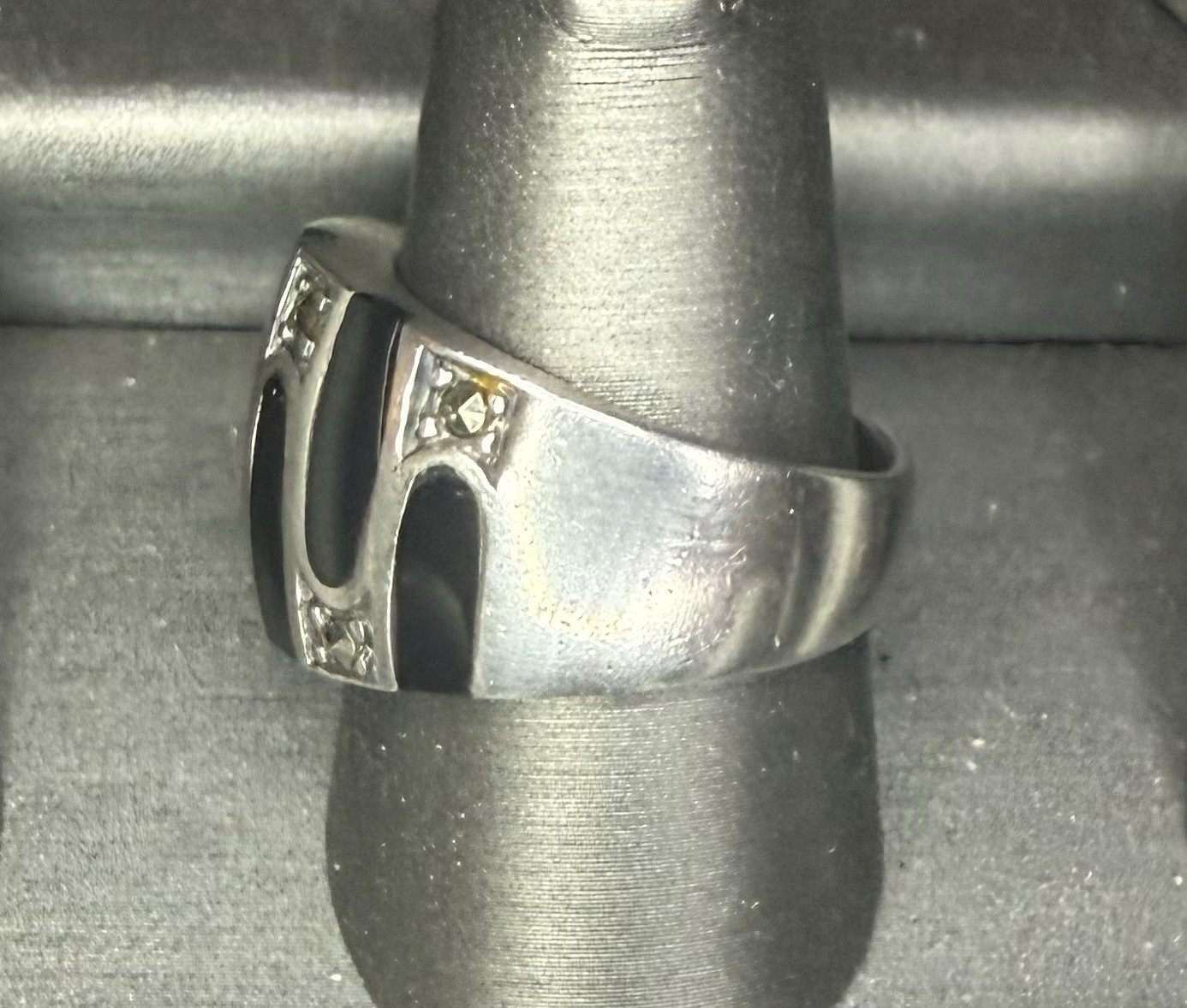 Sterling Silver 925 Z 8.75 Ring Black Onyx And Marcasite 7.7 Gram Wide Band