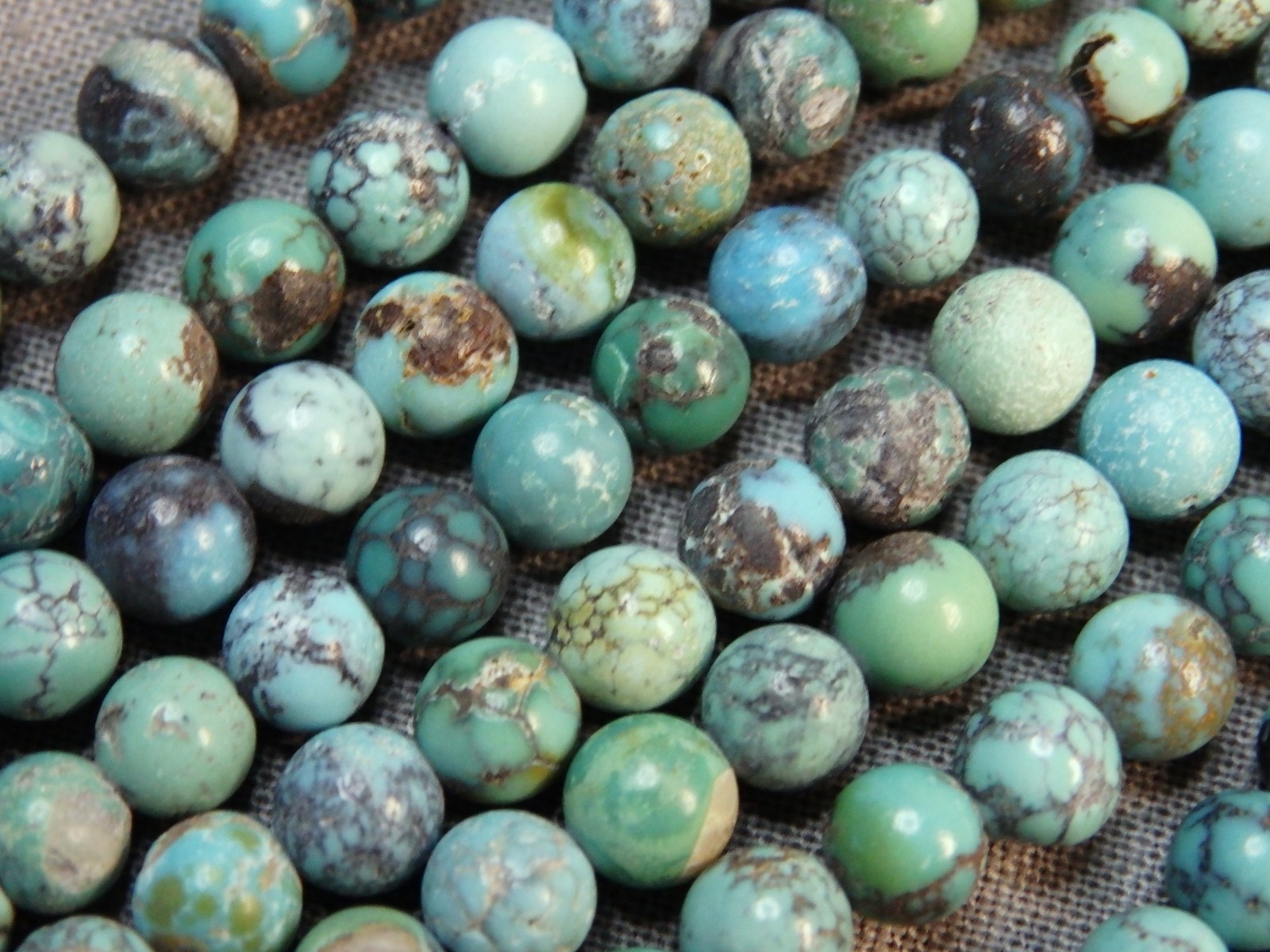 Natural CLOUD MOUNTAIN TURQUOISE 5.2-5.5mm Round Beads 15.5″Strand 70+ctOldStash