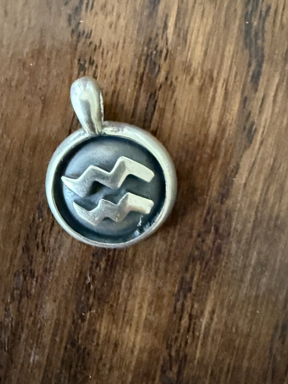 A Horoscope Aquarius Medallion Pendant In sterling silver New 0.75” Diameter 6g