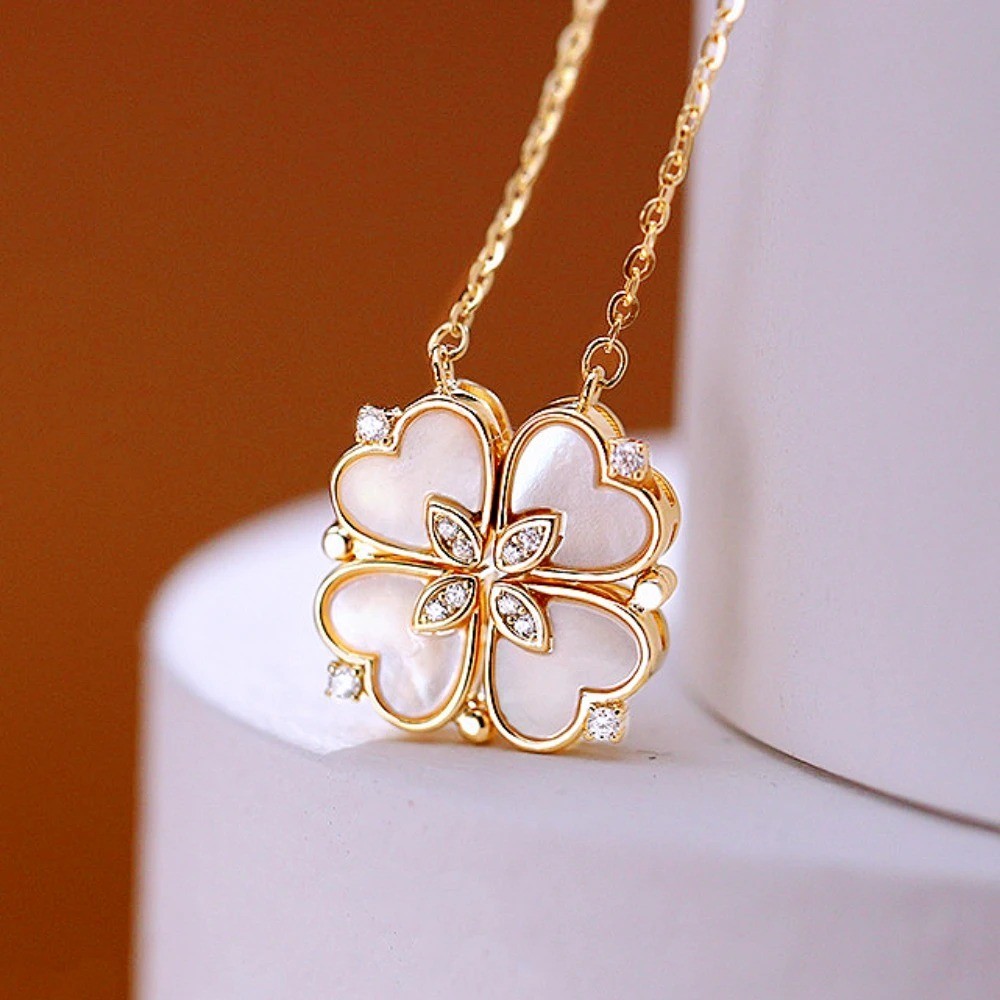 Four Leaf Clover Magnetic Folding Convertible Heart Pendant Necklace