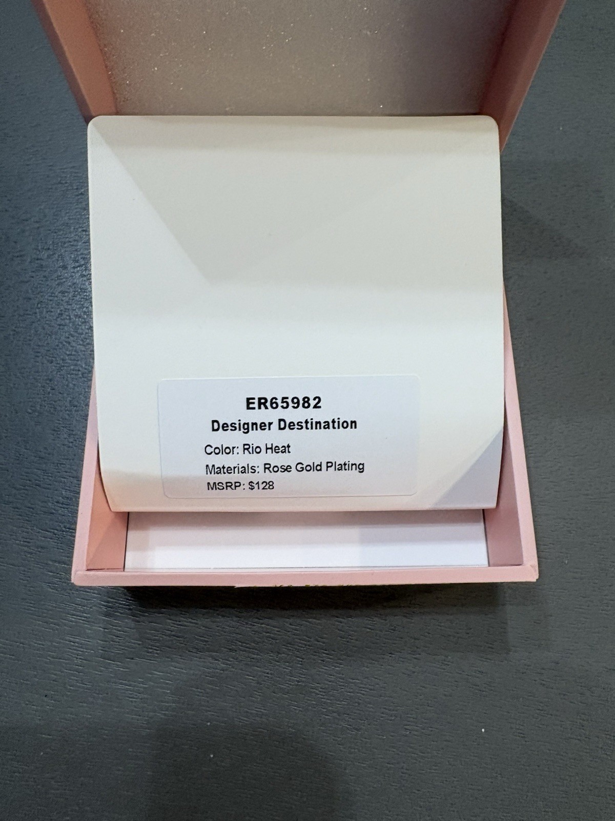 ER65982 Designer Destination Color: Rio Heat Materials: Rose Gold Plating