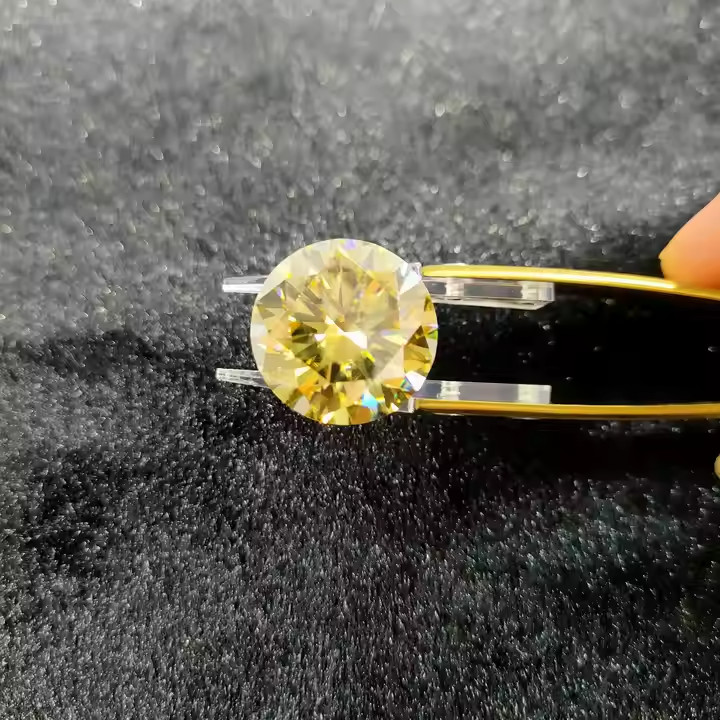 2 CT Natural Yellow Diamond – Premium Round Cut, VVS1 Clarity, D Grade Certified