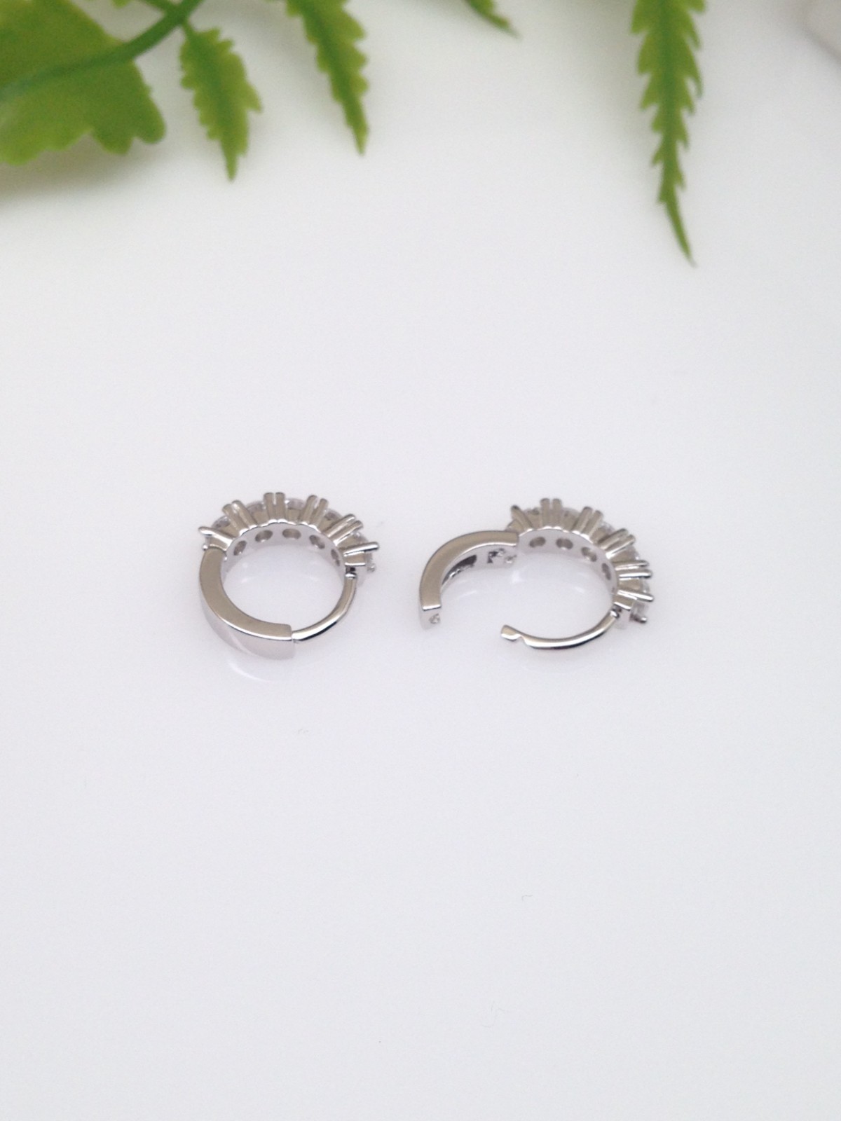 925 Sterling Silver CZ Huggie Hoop Earrings Tiny Hoops Women 10mm/7.8mm x2.8mm