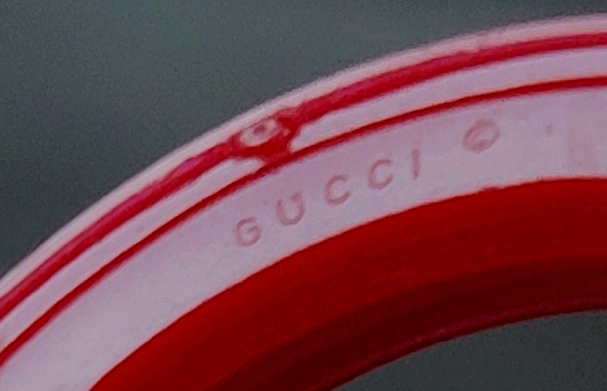 Gucci Red Plastic Bezel,Authentic,For 1100-11/12-11/12.2💃Ladies,Excellent