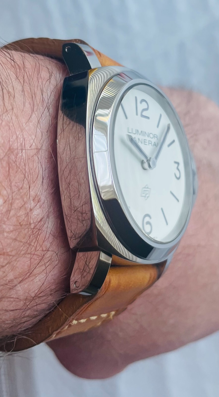 Panerai Luminor 1087 White Dial Watch 44mm – PAM01087 FULL SET & EXTRAS!