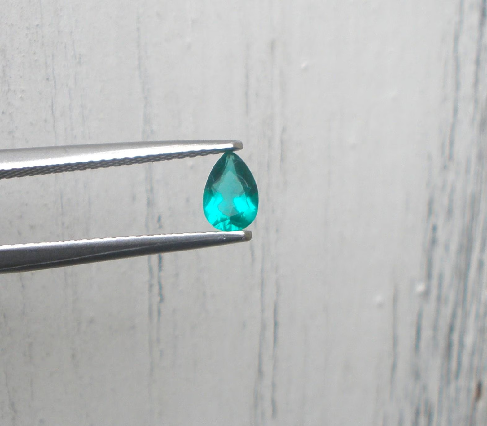 6x4mm Colombian emerald pear loose faceted natural gem for Jewelry and Crafts