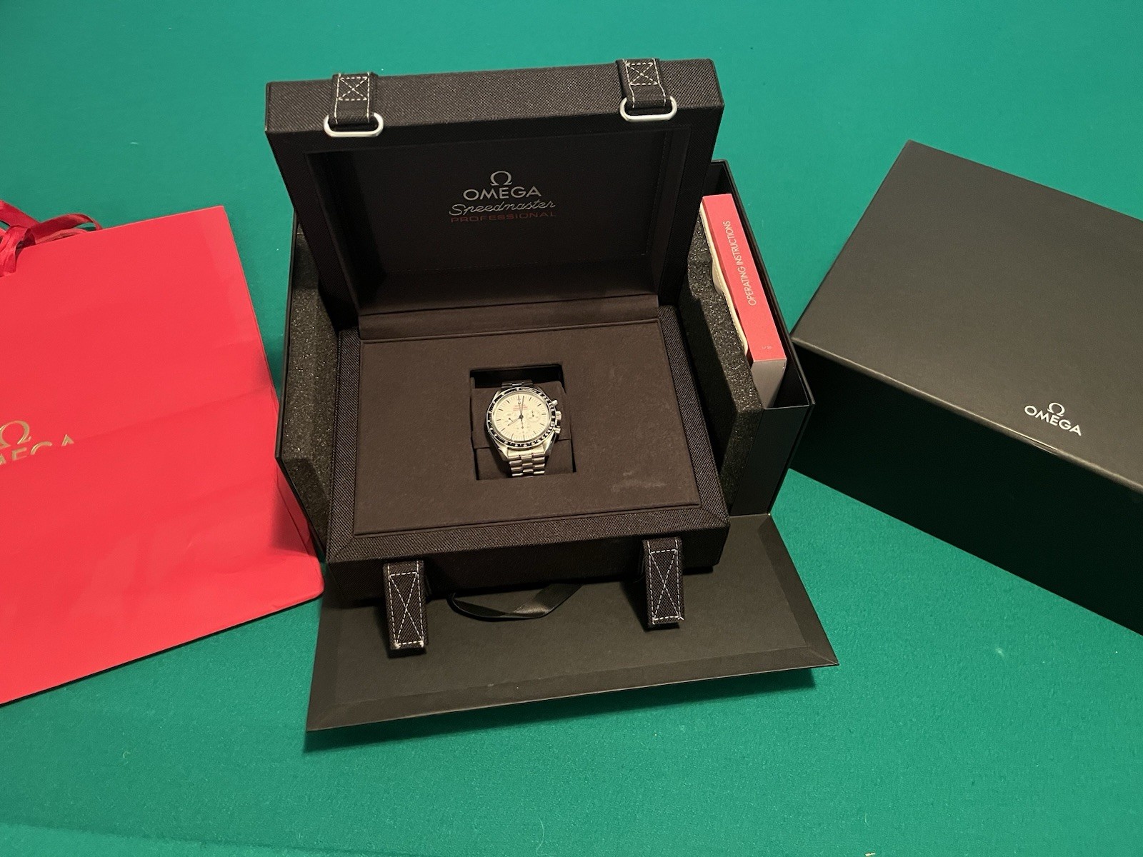 OMEGA Speedmaster Moonwatch Professional White Dial 42mm Box Papers
