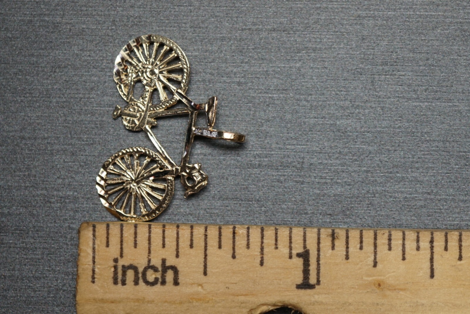 14K Solid Yellow Gold 0.6″ Diamond Cut Bicycle Charm Pendant.