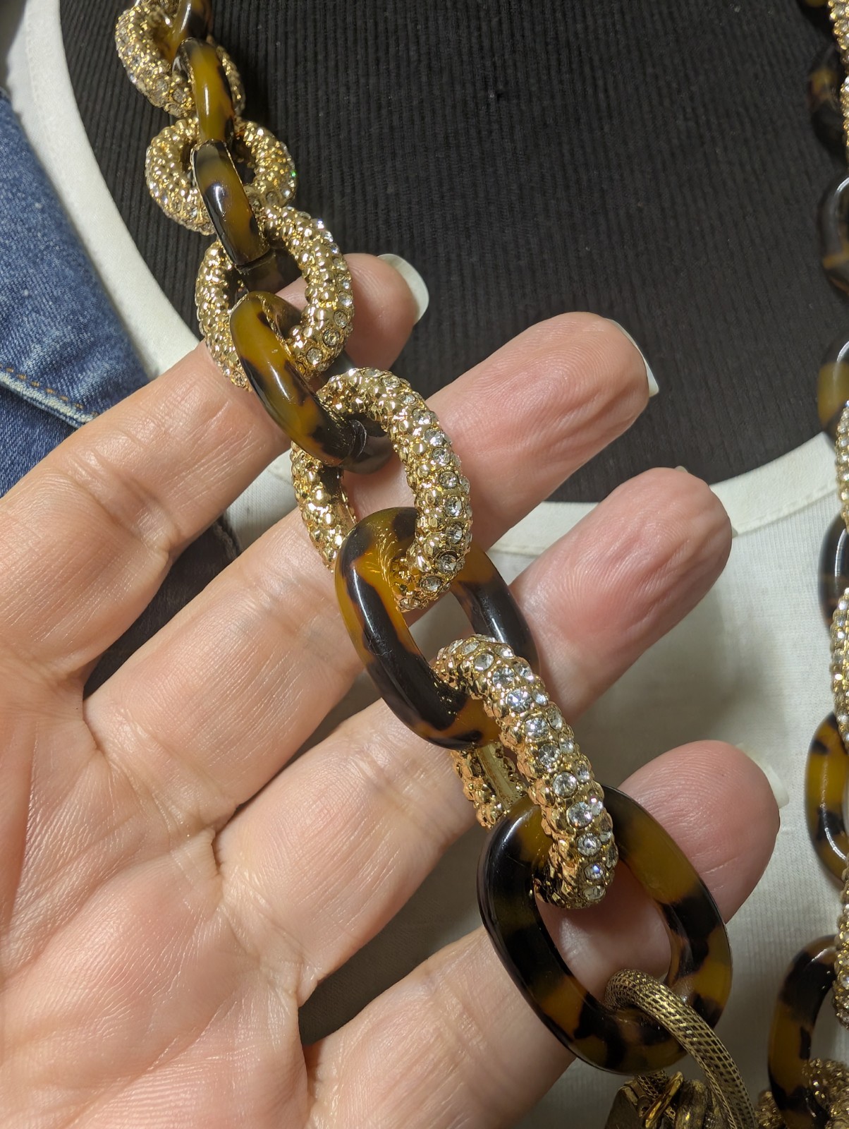 John Wind Chunky Rhinestone and Tortoise Link Chain Necklace Gold Tone
