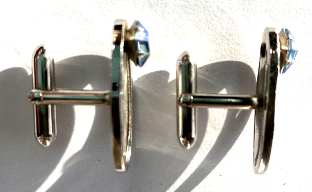 Beautiful Vintage Signed Swank 70s Sliver Tone Blue Rhinestone Cuff Links