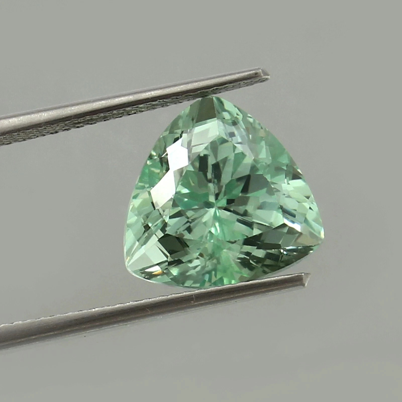 AAA 5 Ct Striking Natural Green Sapphire Loose Trillion CERTIFIED Gemstone