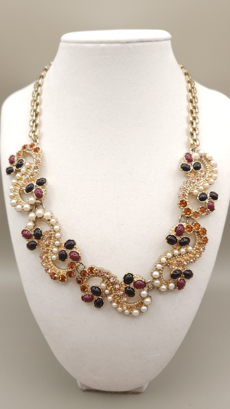 90s Ann Taylor Gold Tone Faux Pearl Rhinestone Statement Toggle Necklace 18 inch