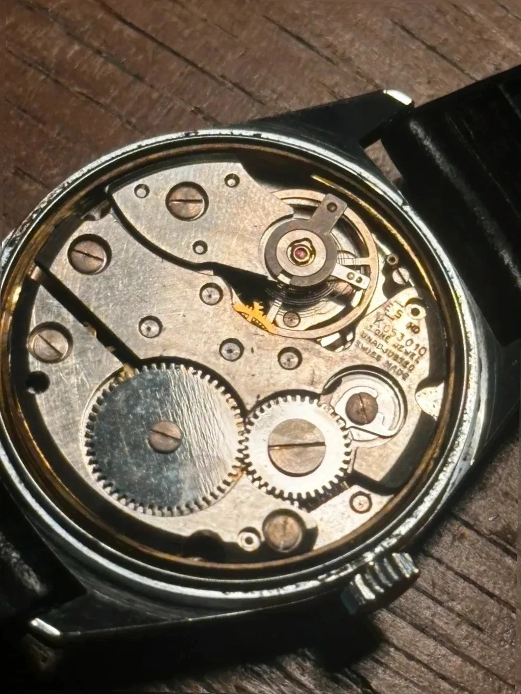 Montre vintage kienzle Shockproof – 31 mm