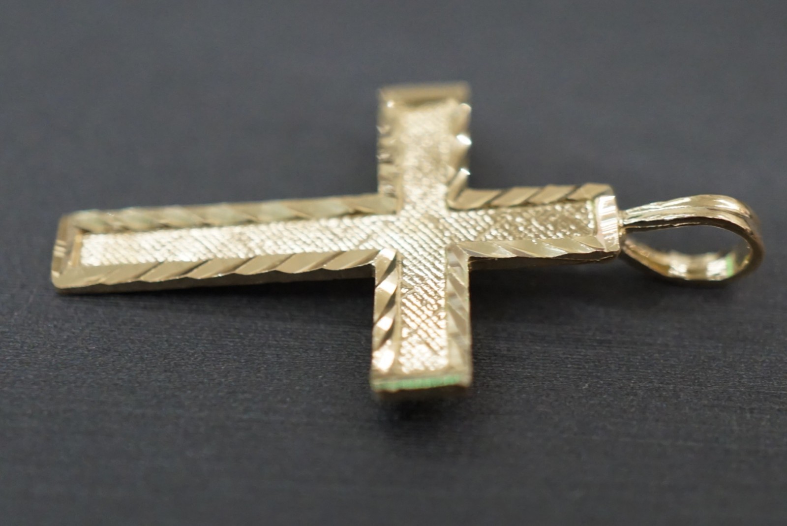 14K Solid Yellow Gold 1″ Diamond Cut Men Women Cross Charm Pendant.