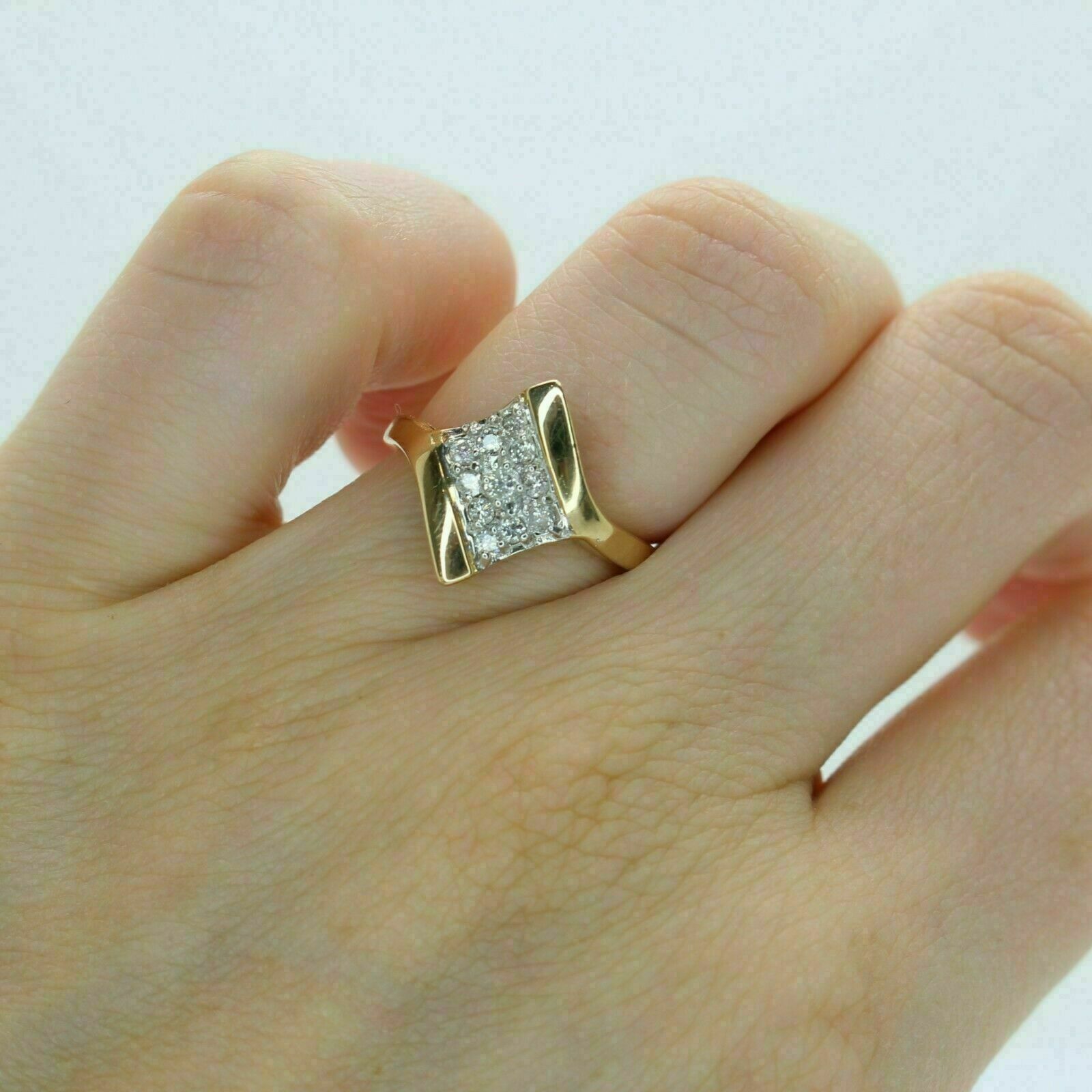 1.00 Ct Round Cut Diamond Simulated Engagement Ring For Gift Yellow Gold plated