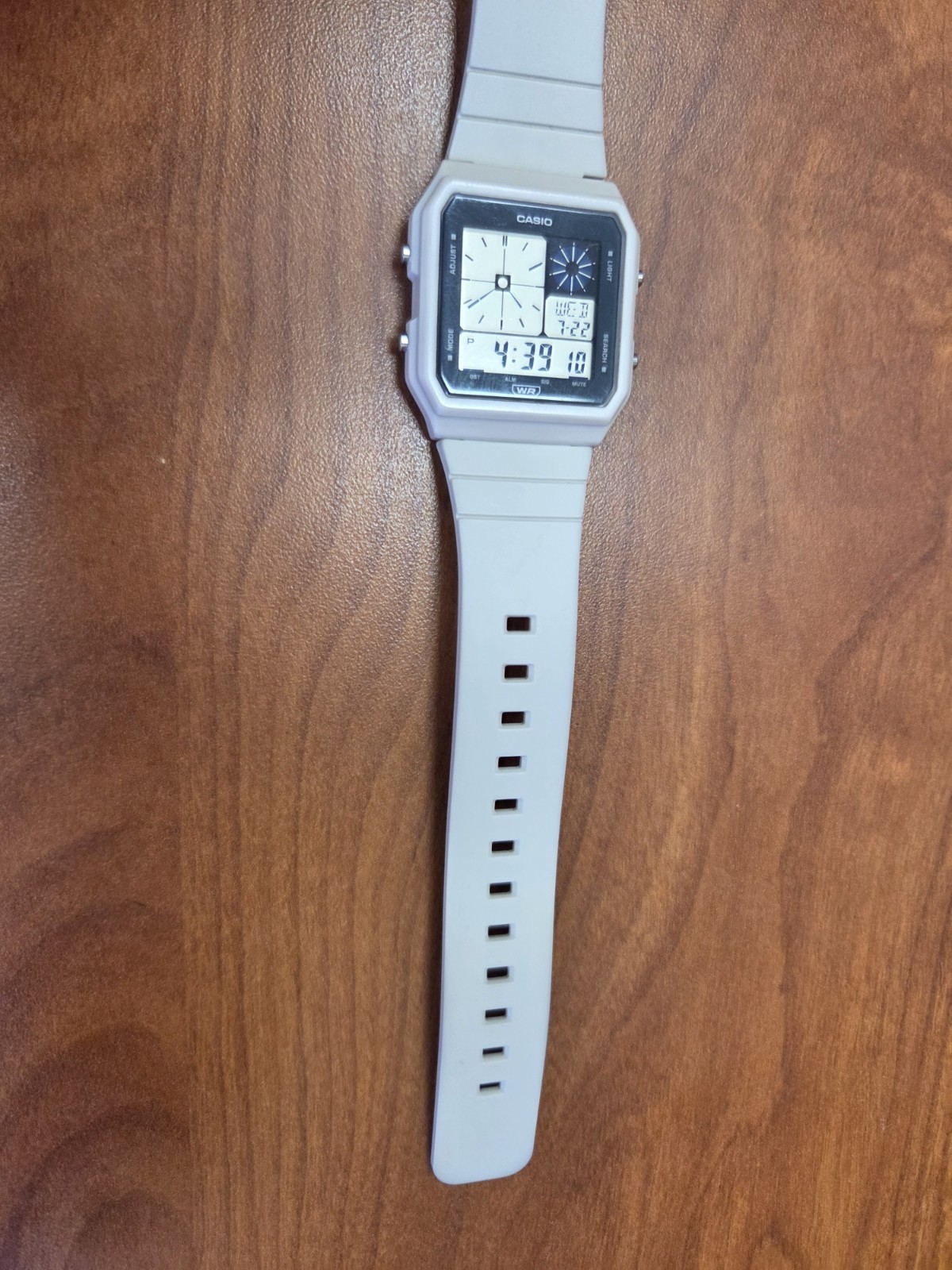 Casio LF20W-8A, World Time, Resin Watch, Chronograph, 5 Alarms, Illuminator.