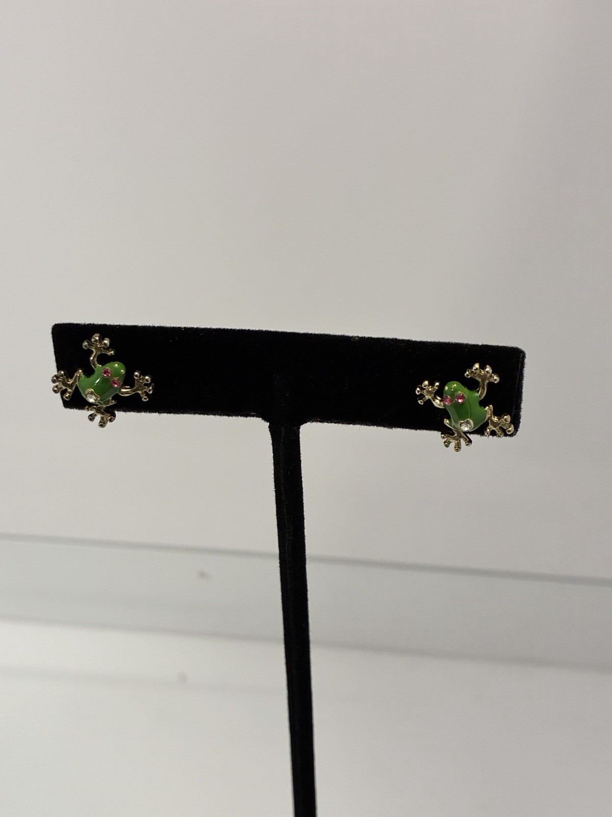 Betsey Johnson Green Enamel Frog Stud Earrings Gold Tone Pink Crystal Critter