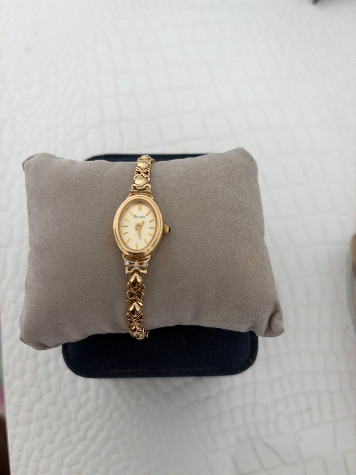 Vintage Bulova Ladies 14K Solid Gold Quartz Watch 2001 A1 14g 7 Diamond Dial Ori