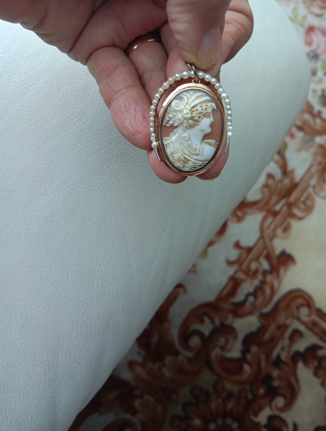 Vintage Pin Brooch Shelf Carved Cameo Italy Culture Pearls Very Old 14.kt