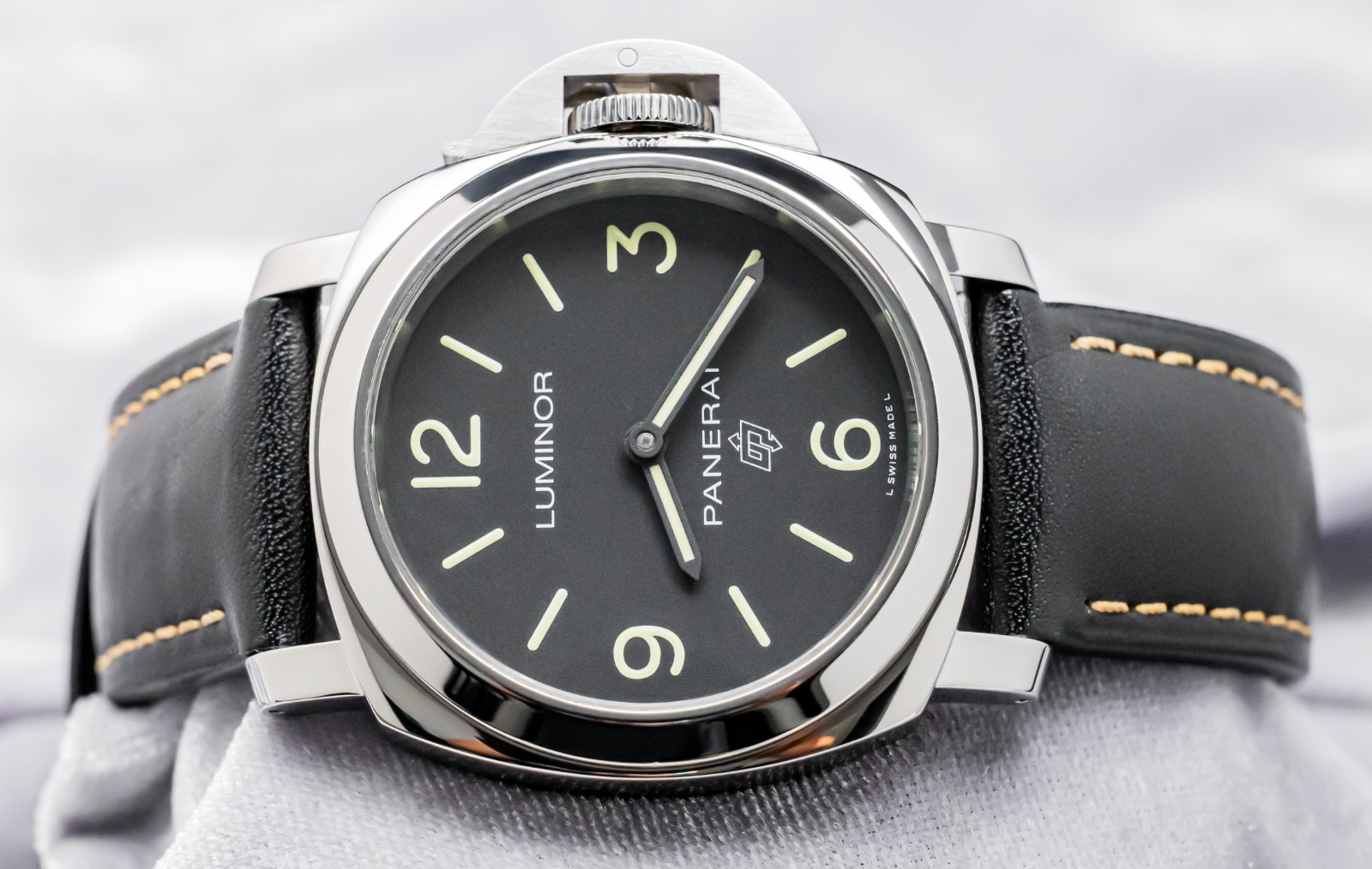 Panerai 773 Luminor Base Logo 44 mm SERVICED Black Dial PAM00773 PAM773