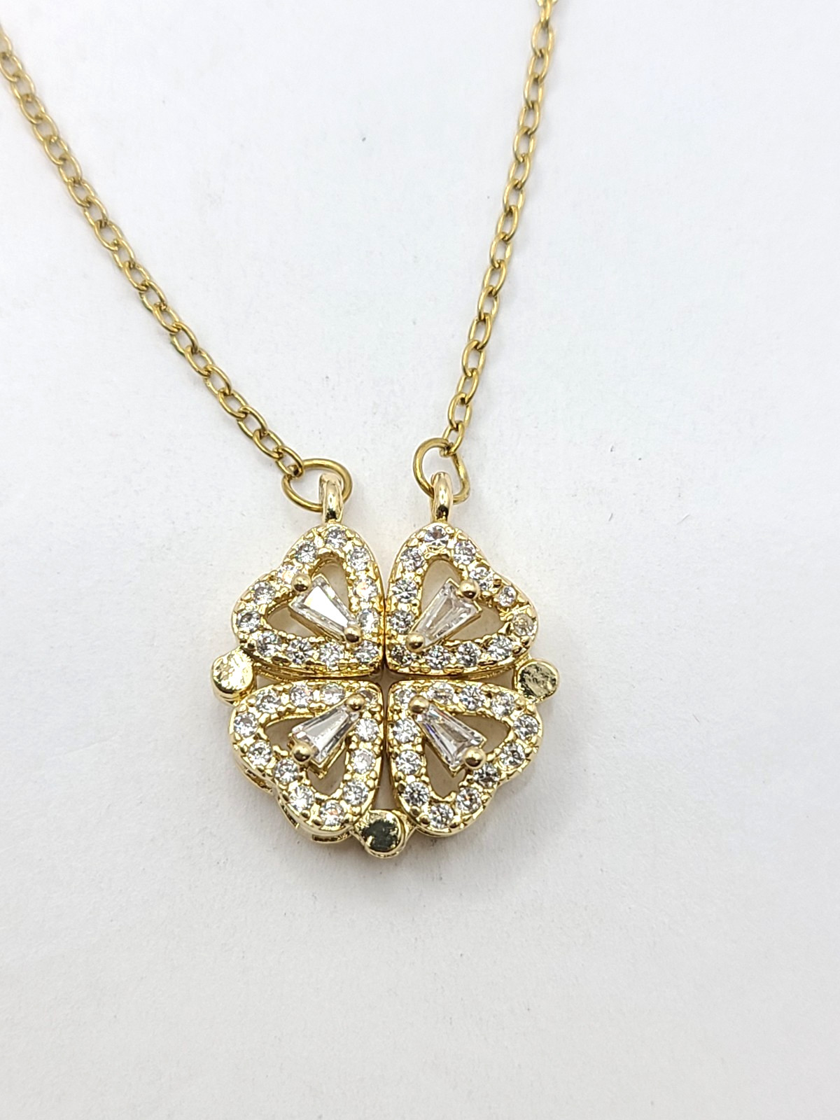 Helloice Micro Pave Magnetic Four-Heart Clover Deformed Necklace 18k Gold Plated