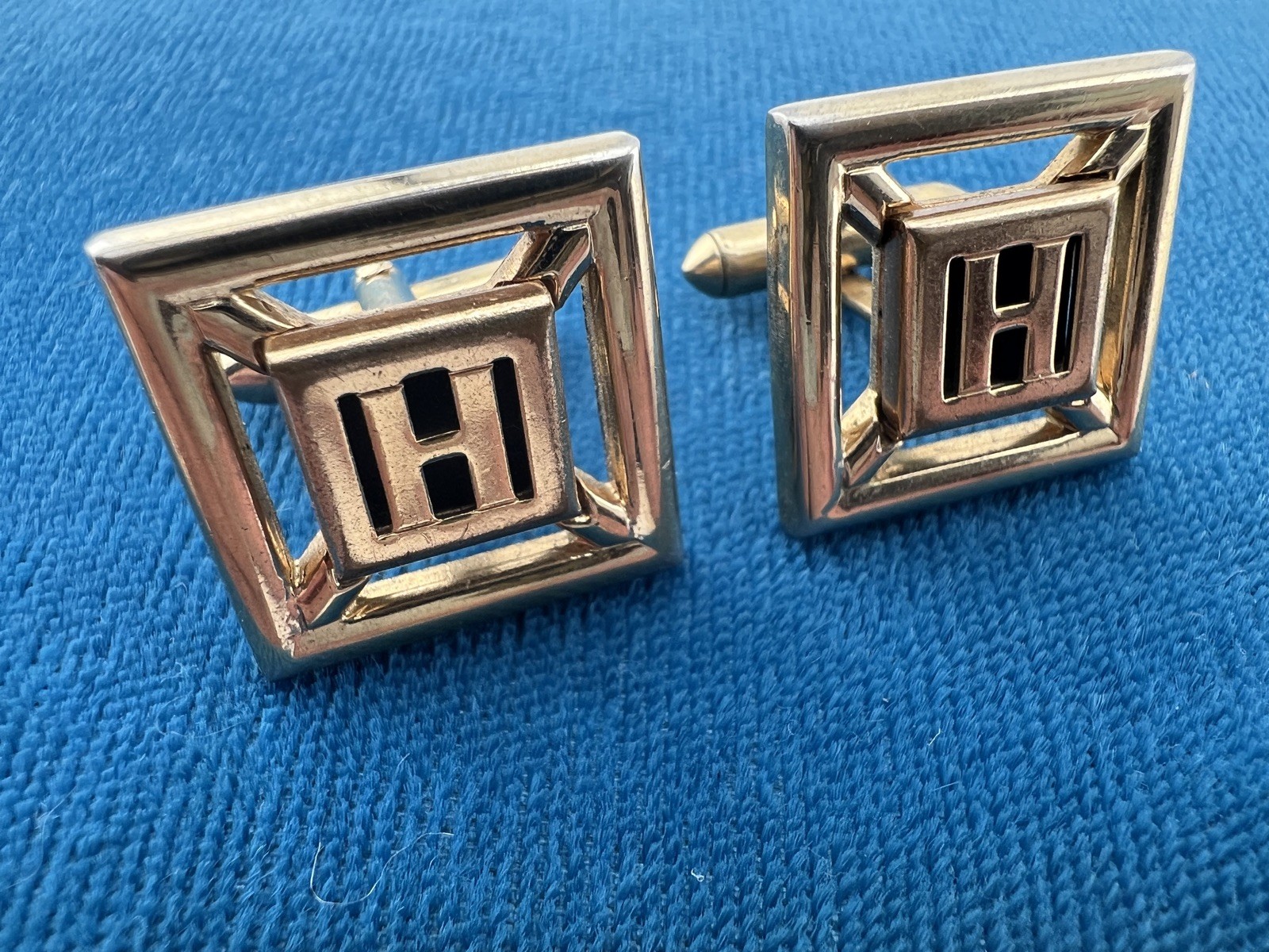 H Monogram Letter Initial Gold Tone SWANK Vintage 1970s to 1980s Cufflinks Mens