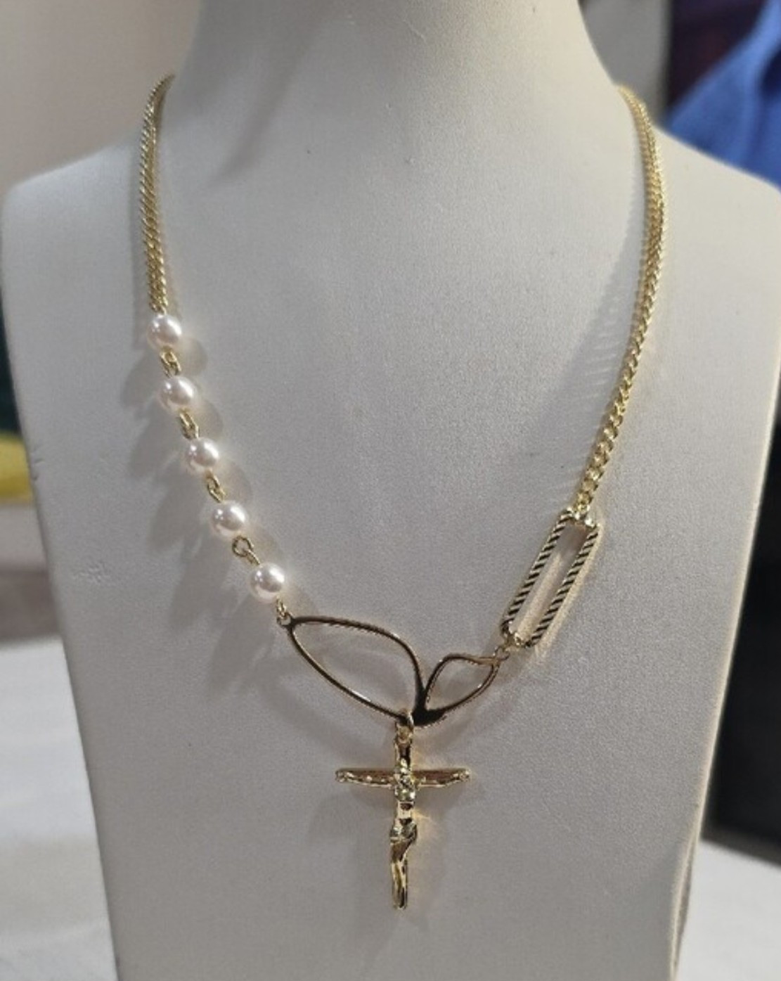 14k Gold Plated Cuban Chain Necklace w/ Cross Charm Pendant & Simulated Pearls