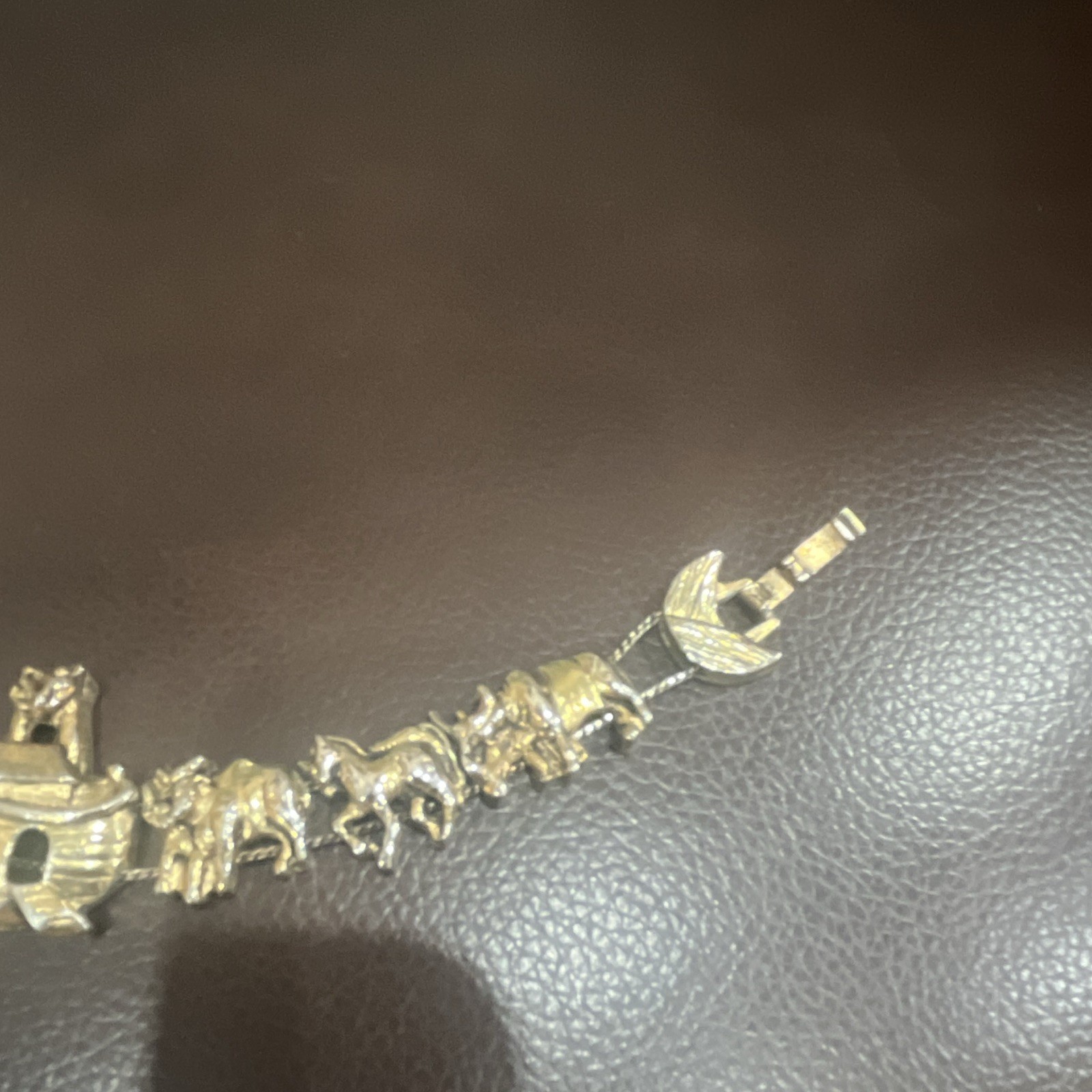 Vintage Yechang Gold Tone Noahs Ark Cable Chain Bracelet with Clasp