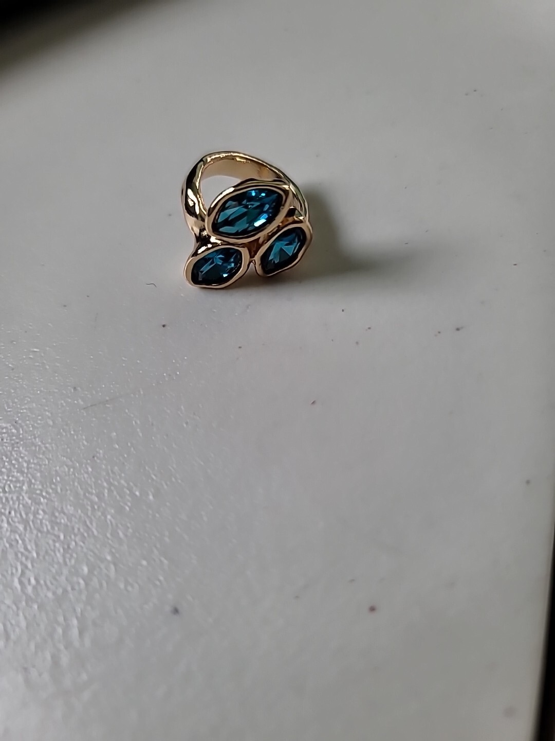 Handmade Uno STYLE De 3 stone crystal leaf ring Caribbean blue size 8 Gold