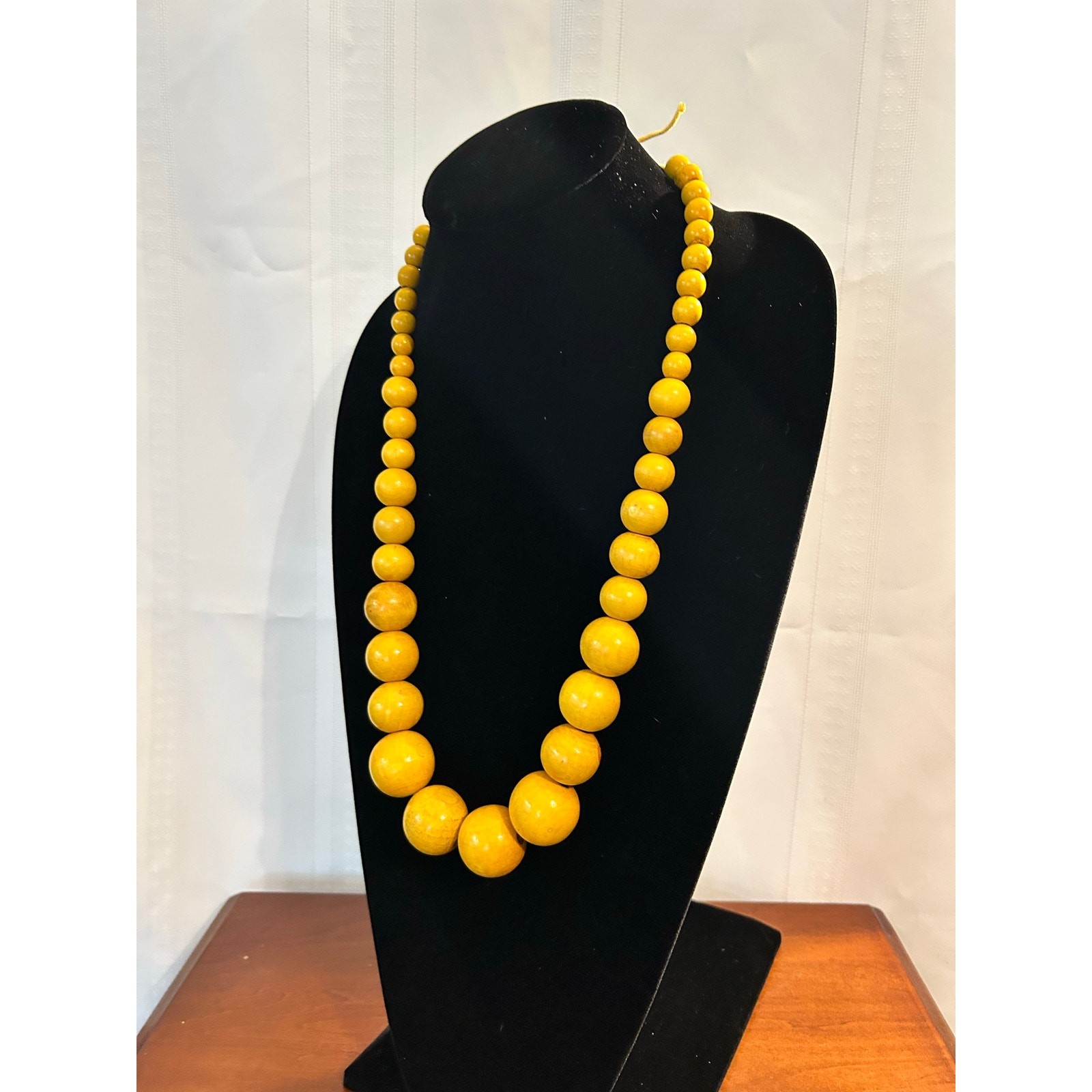 Vintage Yellow Wood Bead Statement Necklace 28″ Graduated Beads Adjustable
