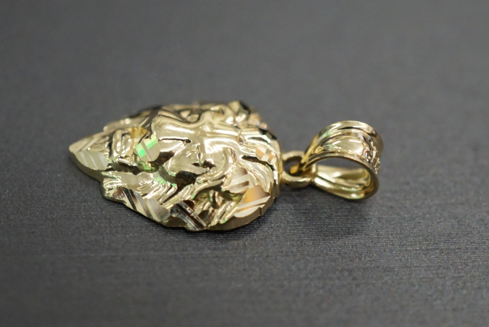 Real 10K Solid Yellow Gold 0.9″ Diamond Cut Polished Lion Head Charm Pendant.