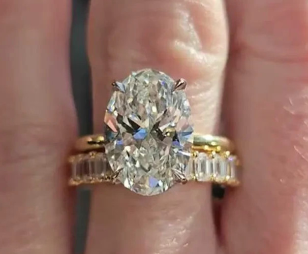 6.00Ct Oval-Cut EF/VS1 Lab Grown Diamond Wedding Set Band Ring 14K Yellow Gold