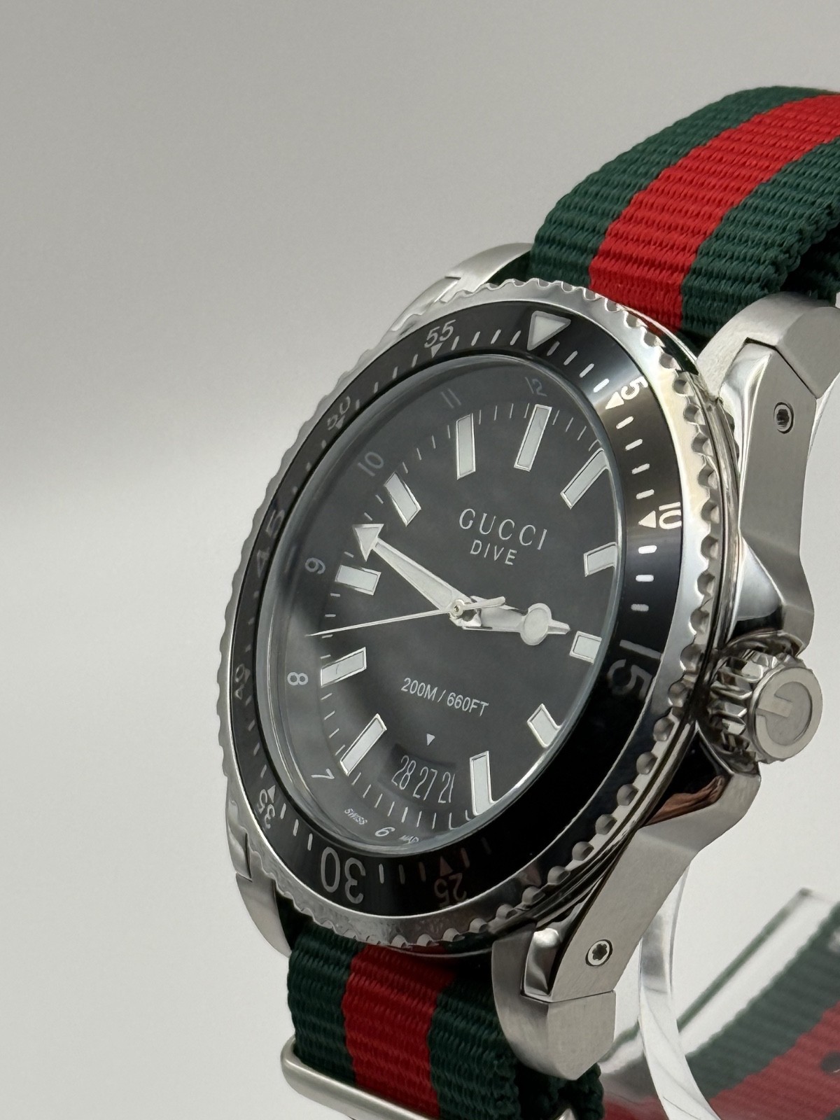 Gucci Dive YA136206 Men’s Watch – Red/Green