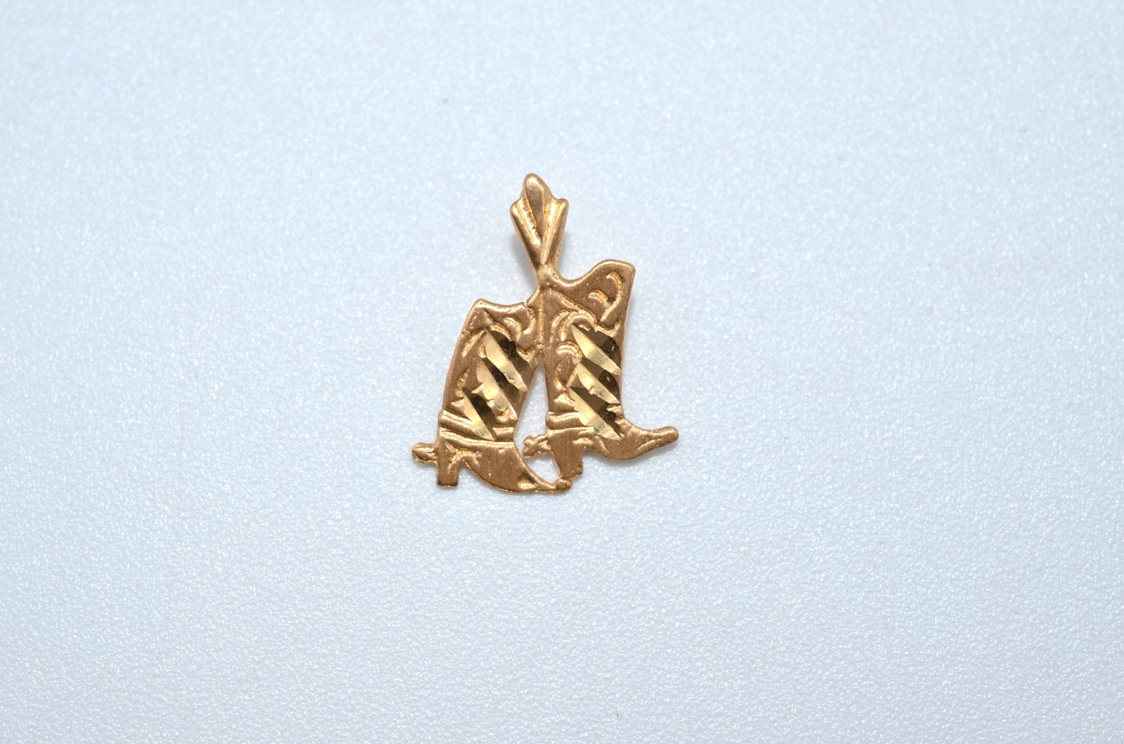 Vintage 14K Gold Cowboy Boots Charm Pendant Diamond Cut Western Boots 0.7g MA