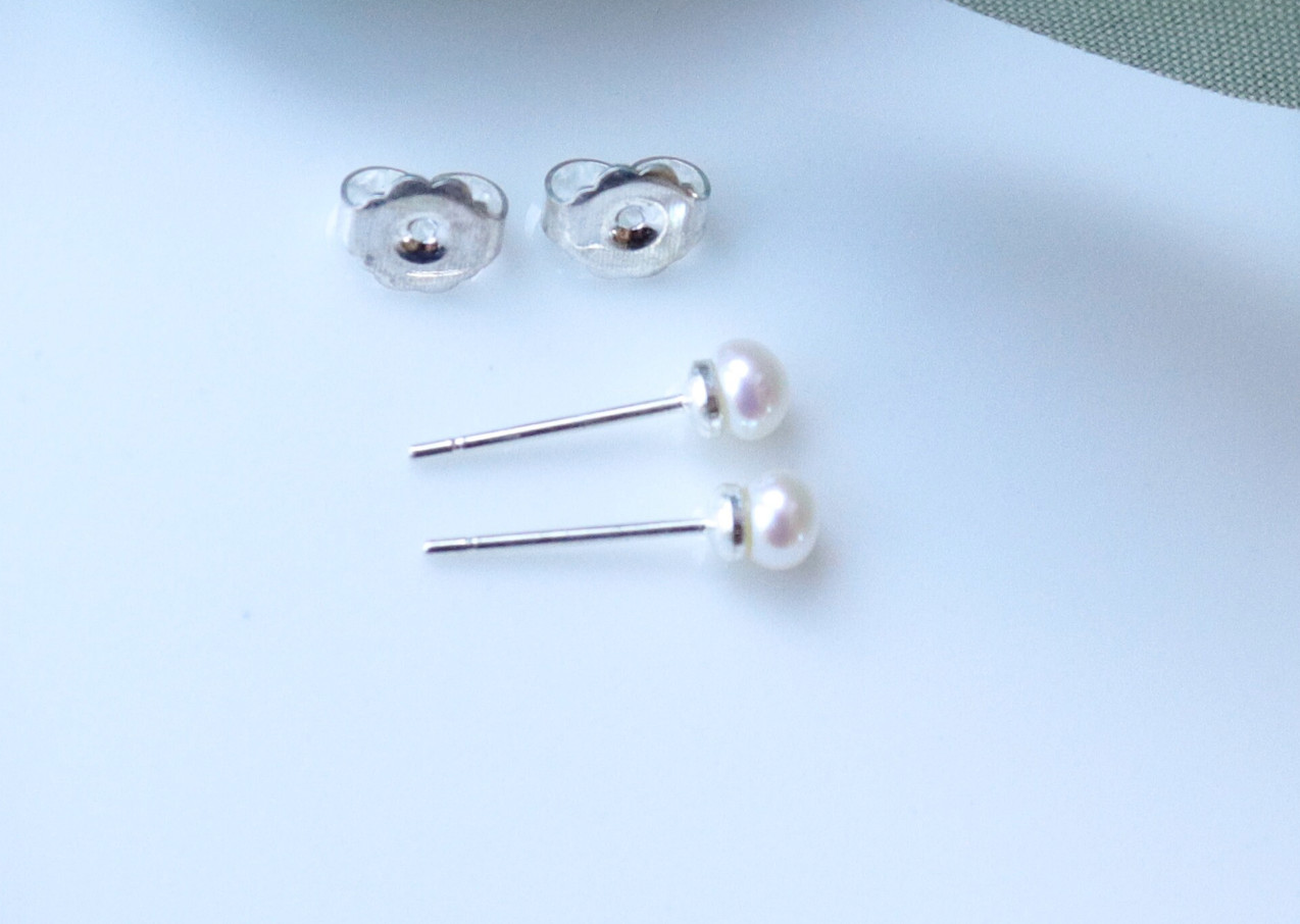 Tiny Natural Freshwater Pearl Stud Earrings, Pearl Earrings, Dainty Pearls studs
