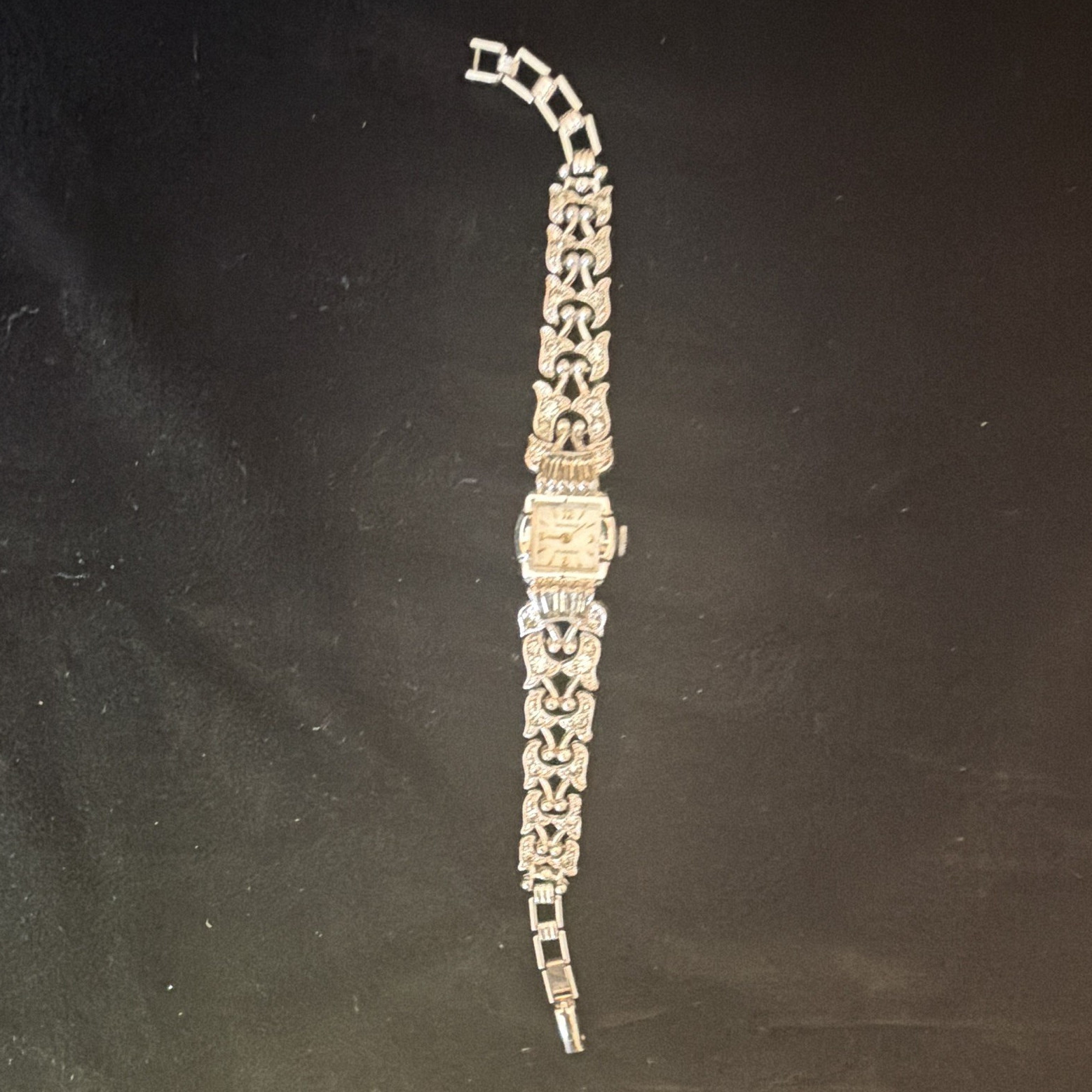 Monarch Swiss 17 Jewels Women’s Manual Wind Dress Square Silver Bracelet