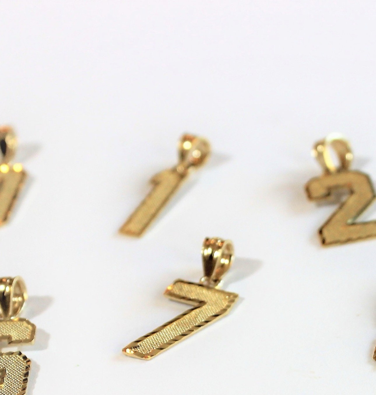 10k Solid Yellow Gold Number 7 Diamond Cut Pendant 0.75” Inches